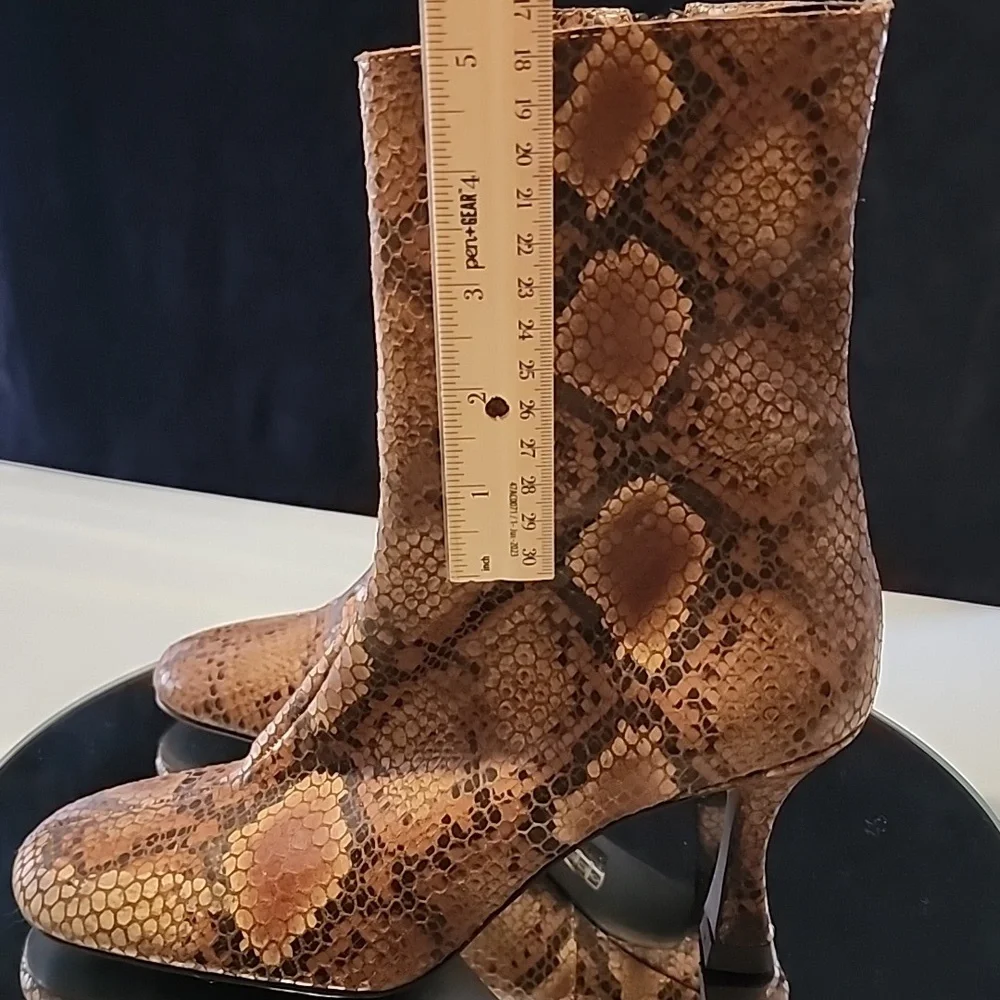 Free people | Brown Snakeskin Leather Kitty heel | size (39)
